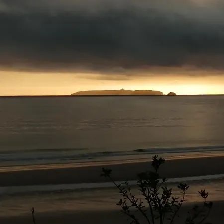 Nalu House - By The דירה