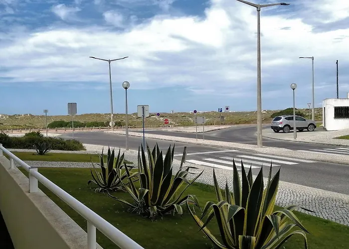 Nalu House - By The *